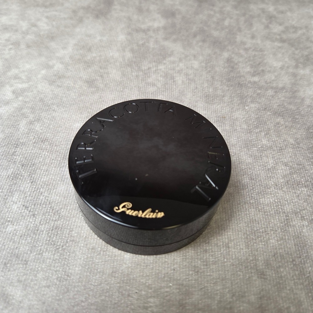 Guerlain Terracotta Mineral Flawless Complexion Bronzing Powder Loose Bronzer
